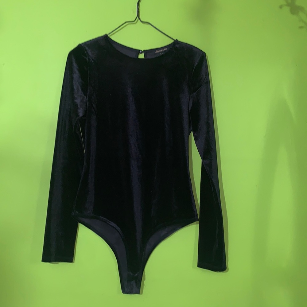 🚨DONATING SOON🚨Velvet black bodysuit